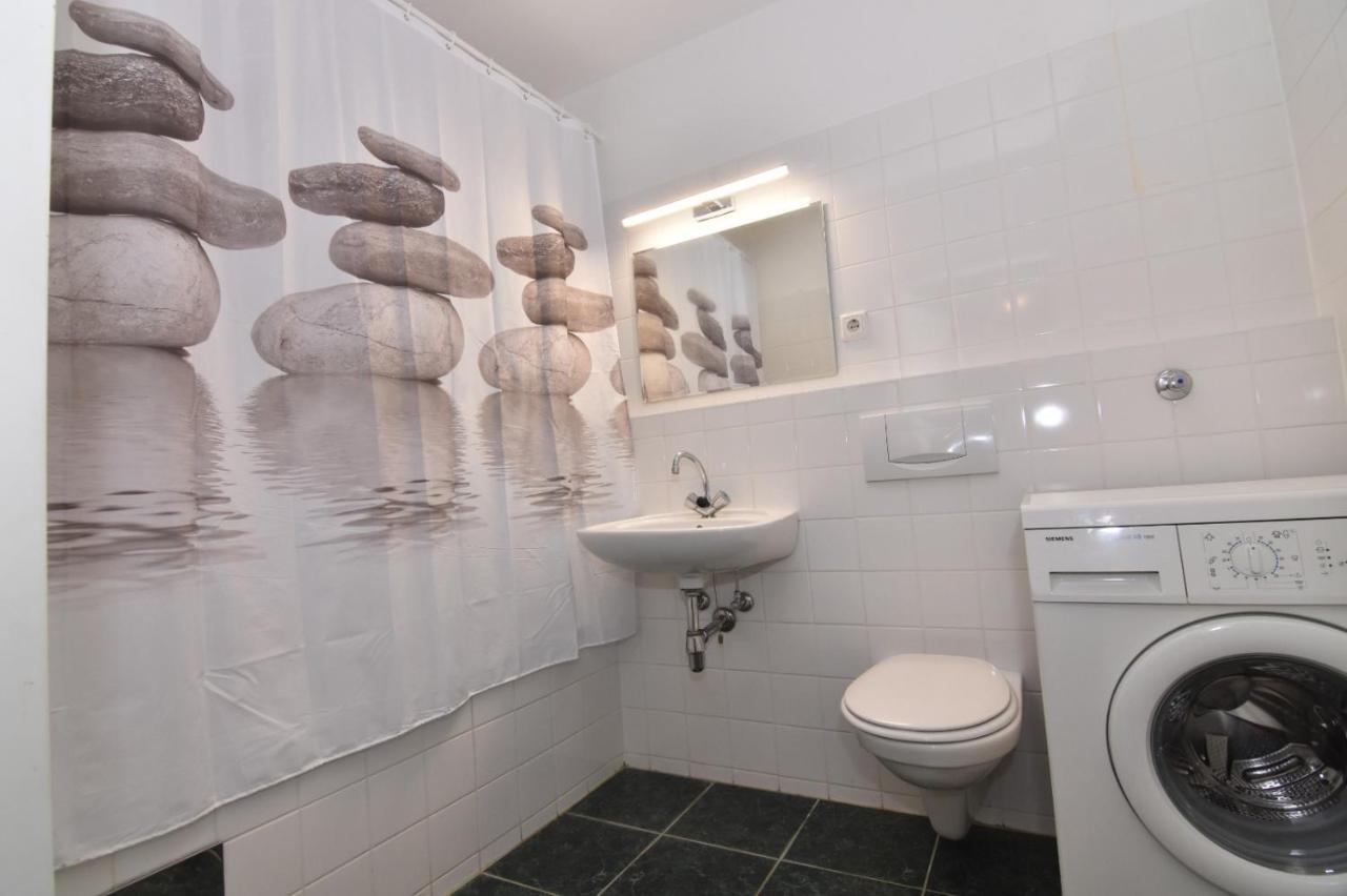 Modern Apartment At Vic Wina Bagian luar foto
